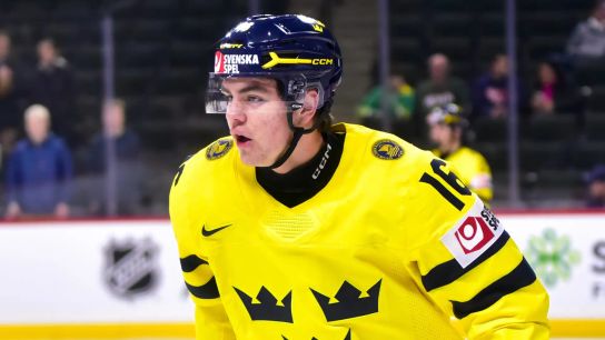 Blackhawks recall prospect Anton Frondell, will make NHL Debut vs. Islanders (featured)