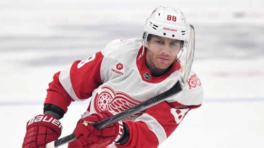 Patrick Kane Returns to Chicago Blackhawks on Two-Year Contract (featured)