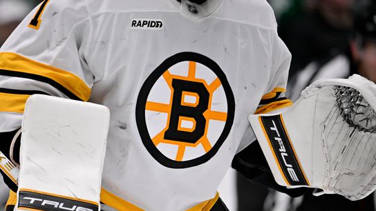 Boston Bruins sign Max Lundgren to entry-level contract (featured)